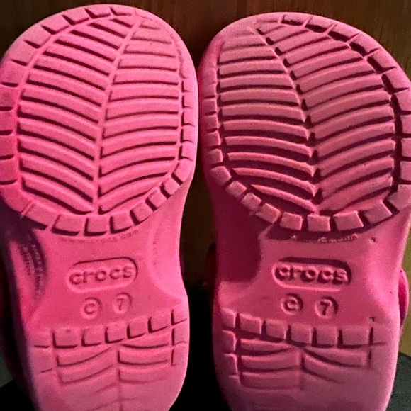 Toddler Crocs size 7C - Picture 2 of 4